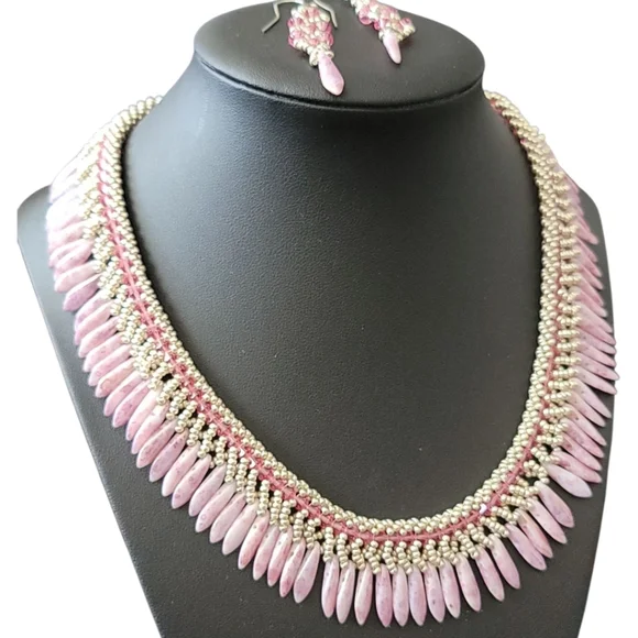 Artisan Handmade Elegant Pink & Silver Seed Bead Necklace & Earring Set - Picture 10 of 11